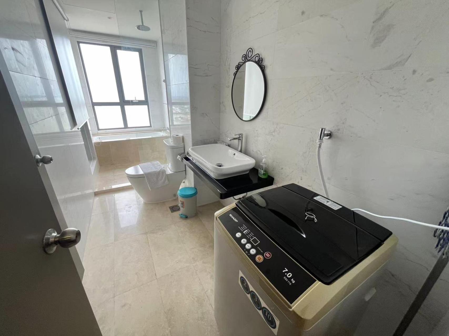 Silverscape Seaview Residences Melaka Esterno foto